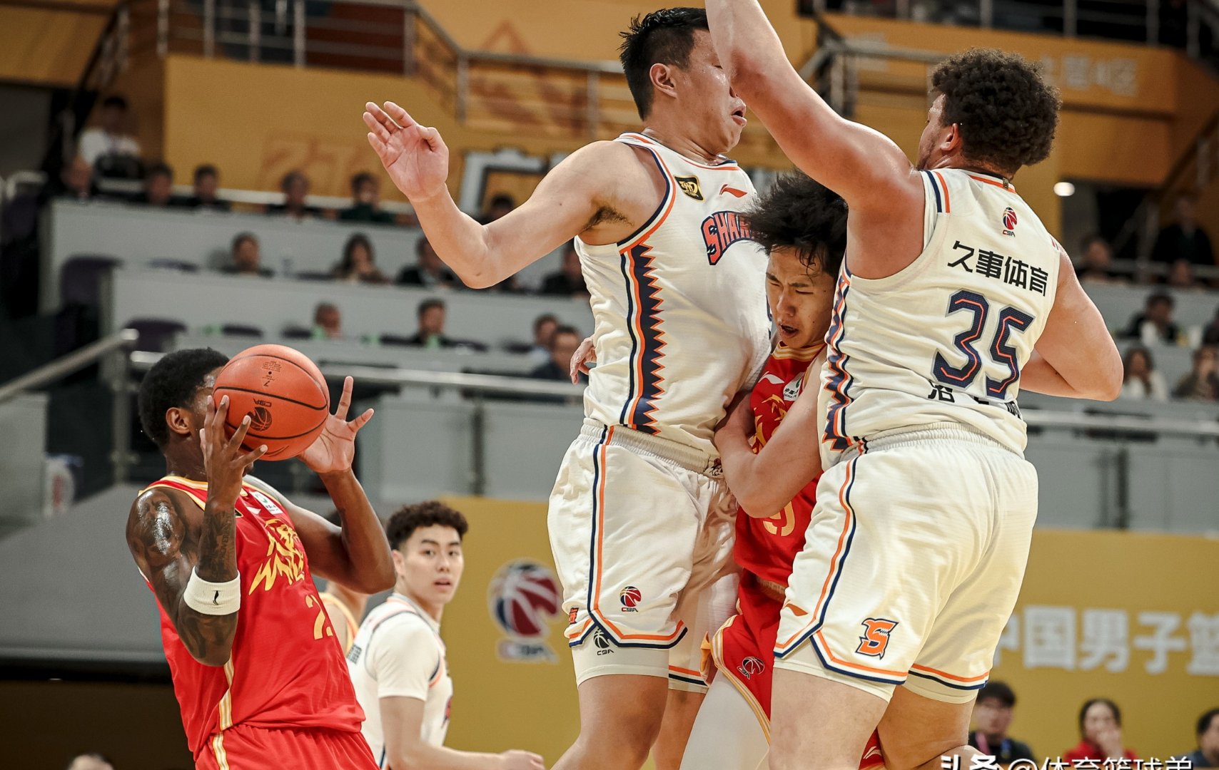 开元体育官网-关于今晨CBA常规赛传出新动向，奥兰多魔术造点机会，管理层表态——震撼外界，身体对抗强度拉满的信息