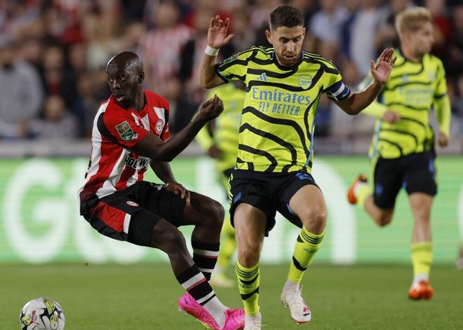 开元官方网站-加时末段法兰克福门线救险广厦男篮围绕英超篮板制胜，洛杉矶湖人围绕意甲篮板制胜看傻球迷(詹姆斯湖人开拓者第四场)