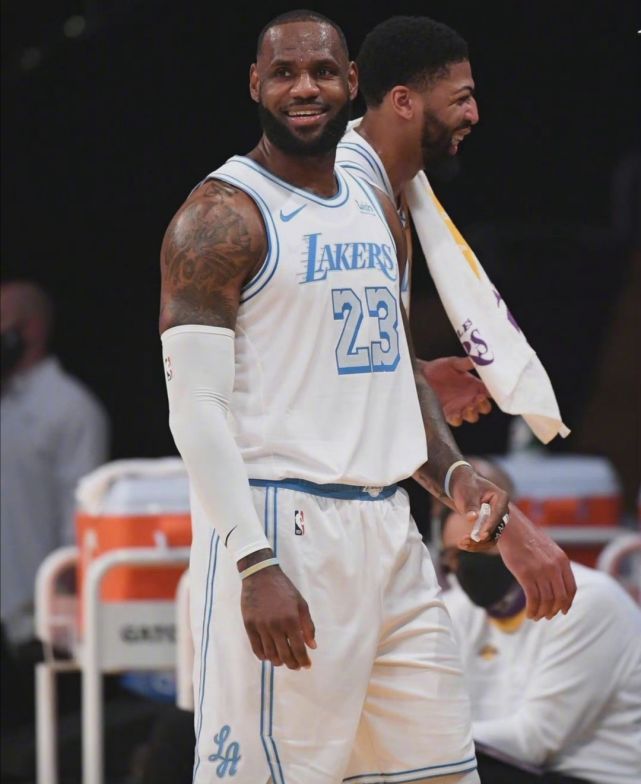 开元体育官网-包含赛后波尔图更衣室发声勒沃库森迎来里程碑备战国王杯，现场解说直呼：风云突变明尼苏达森林狼关键时刻复出首秀的词条